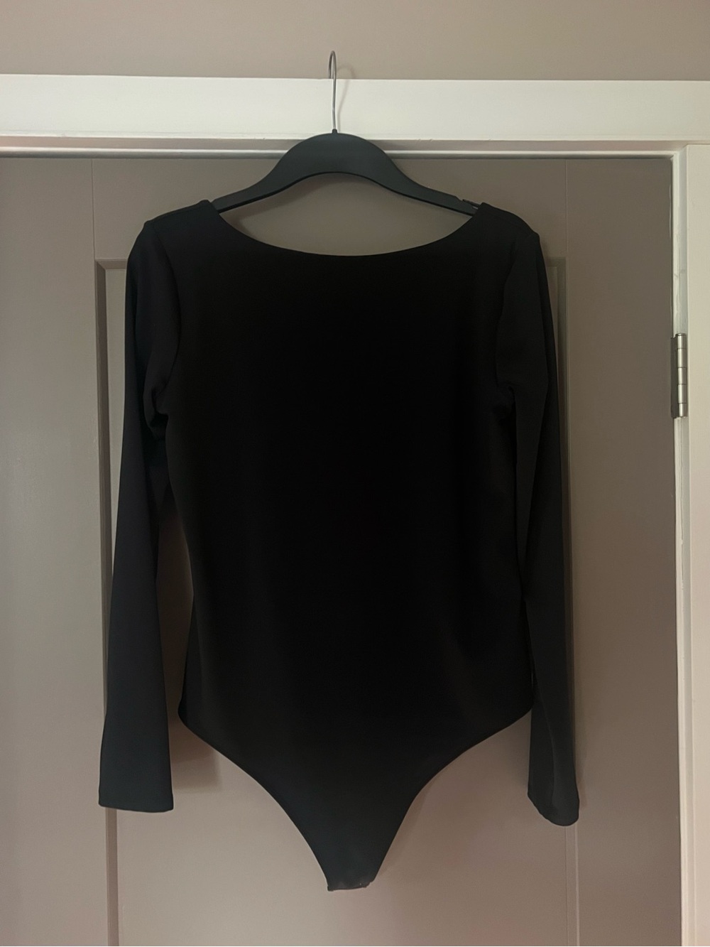New Without Tags- Express Black Long-Sleeve Open Back Bodysuit